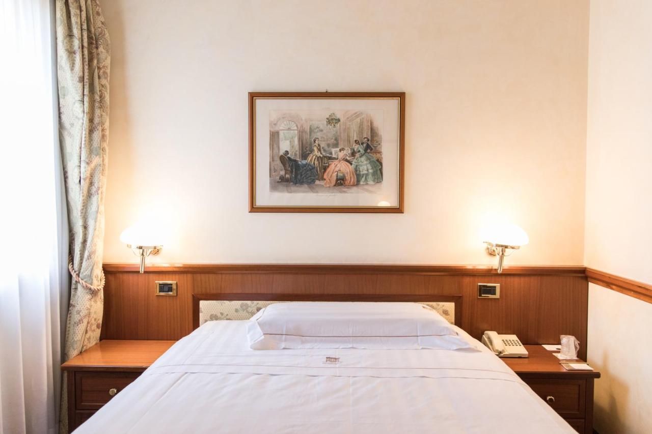 Phi Hotel Dei Medaglioni Correggio Extérieur photo