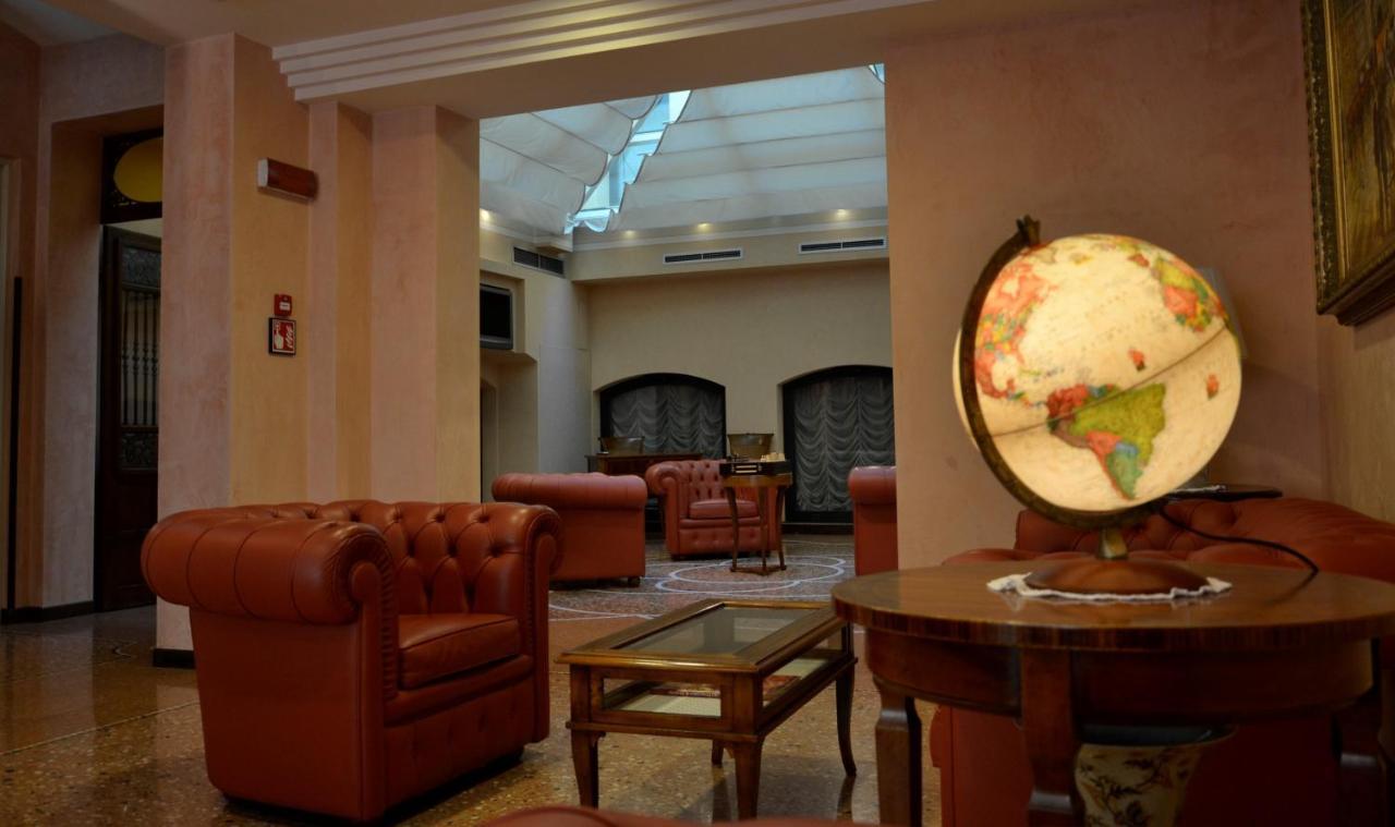 Phi Hotel Dei Medaglioni Correggio Extérieur photo