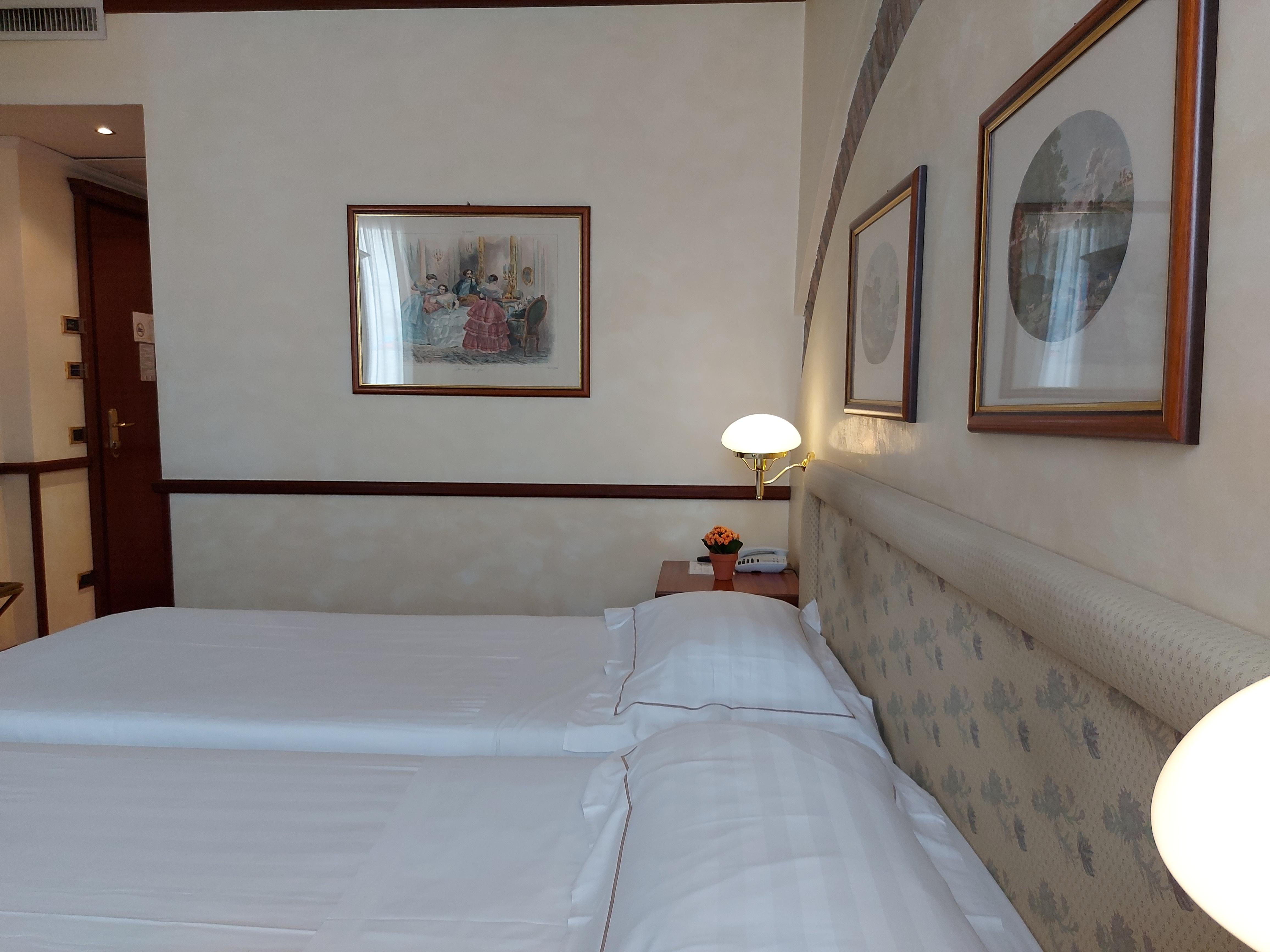 Phi Hotel Dei Medaglioni Correggio Extérieur photo