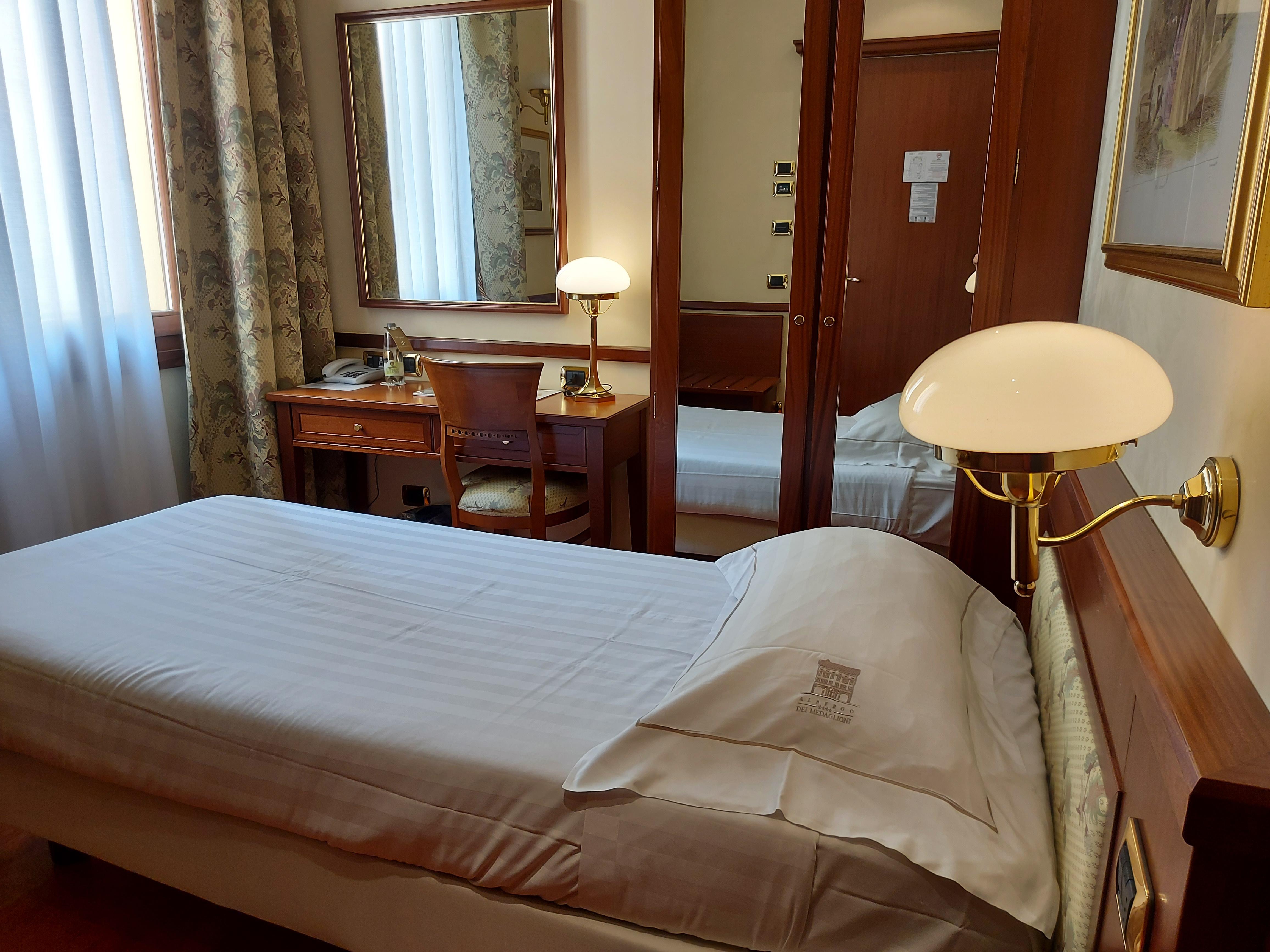 Phi Hotel Dei Medaglioni Correggio Extérieur photo
