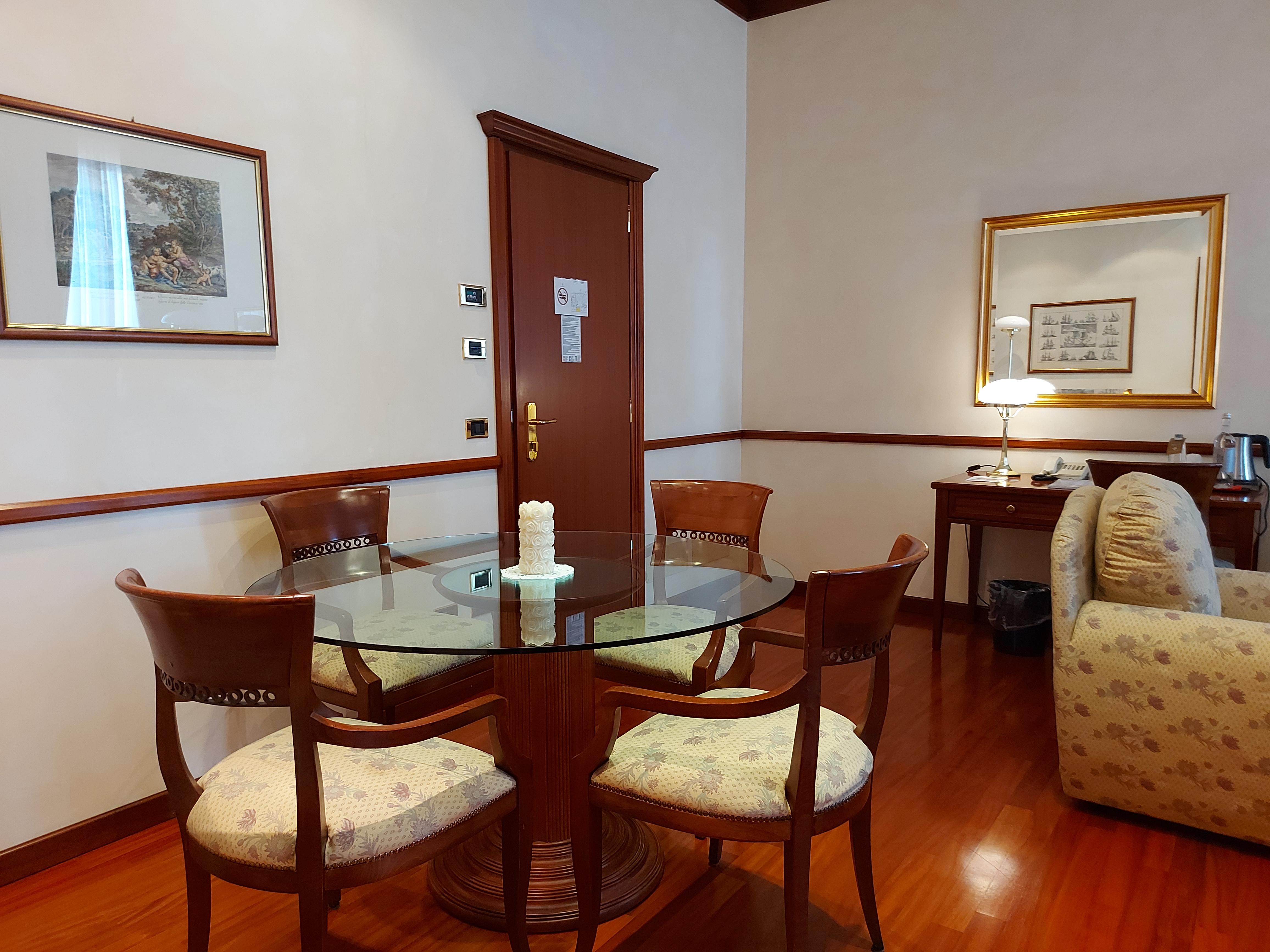 Phi Hotel Dei Medaglioni Correggio Extérieur photo
