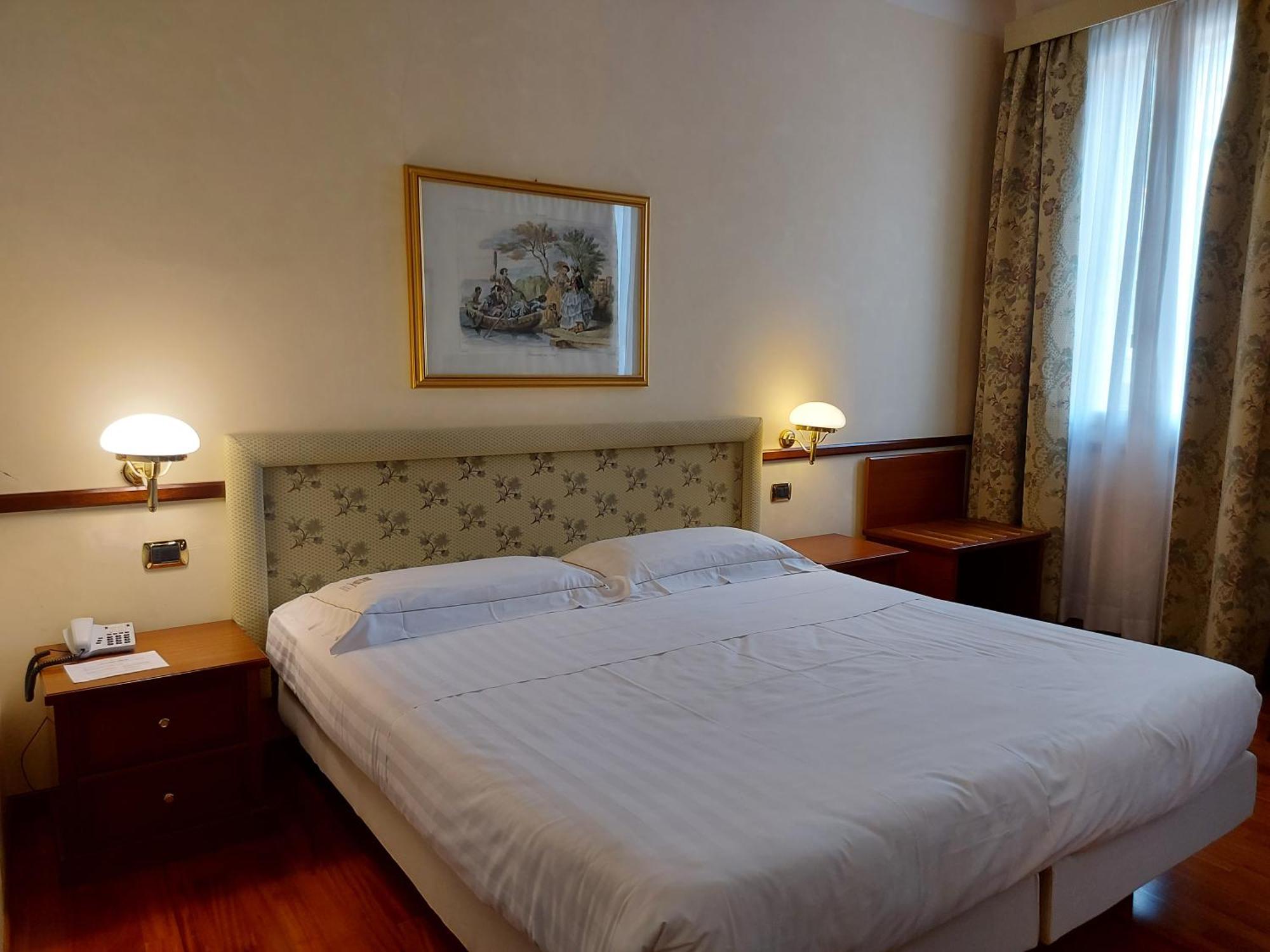 Phi Hotel Dei Medaglioni Correggio Extérieur photo