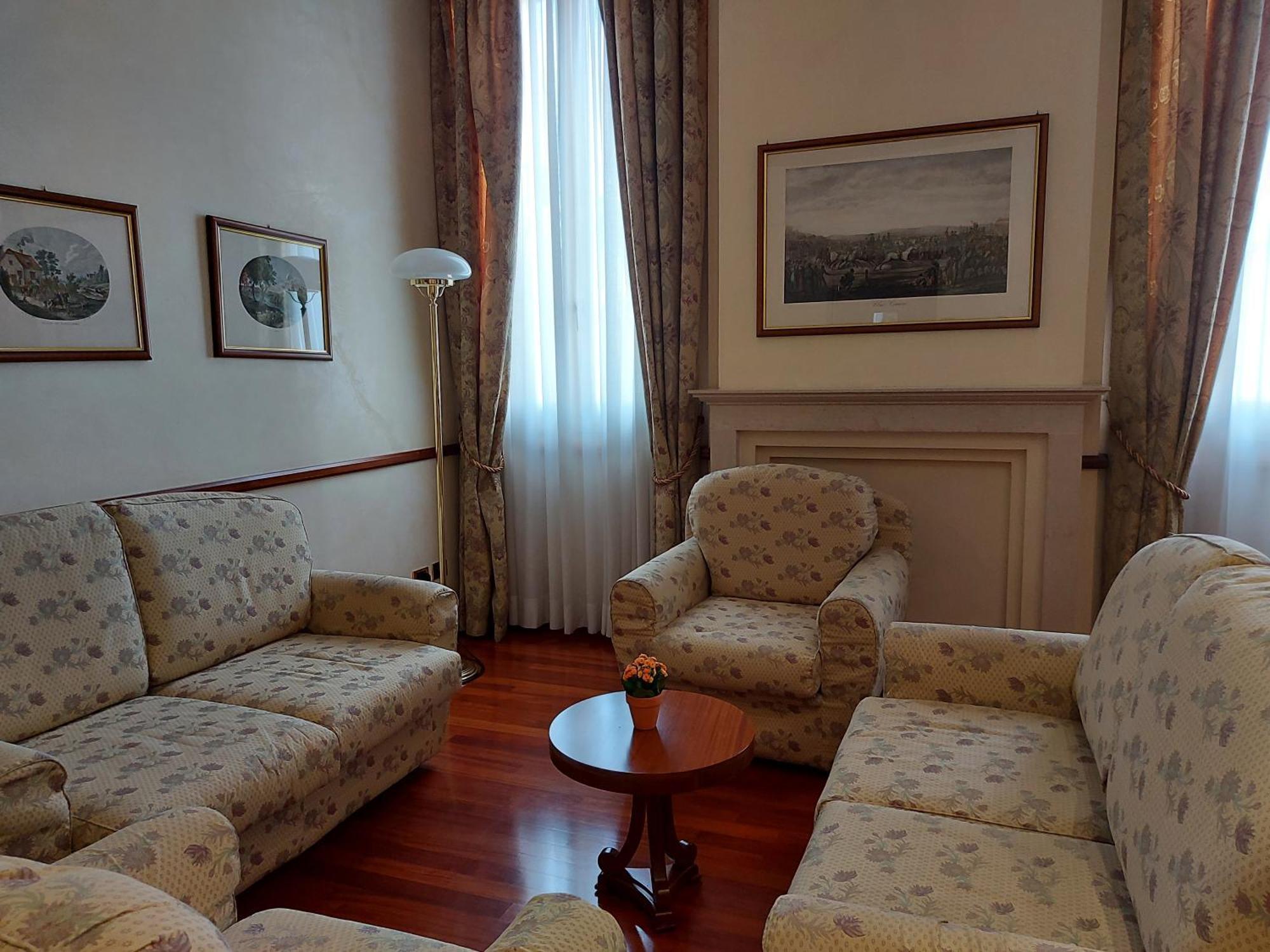 Phi Hotel Dei Medaglioni Correggio Extérieur photo