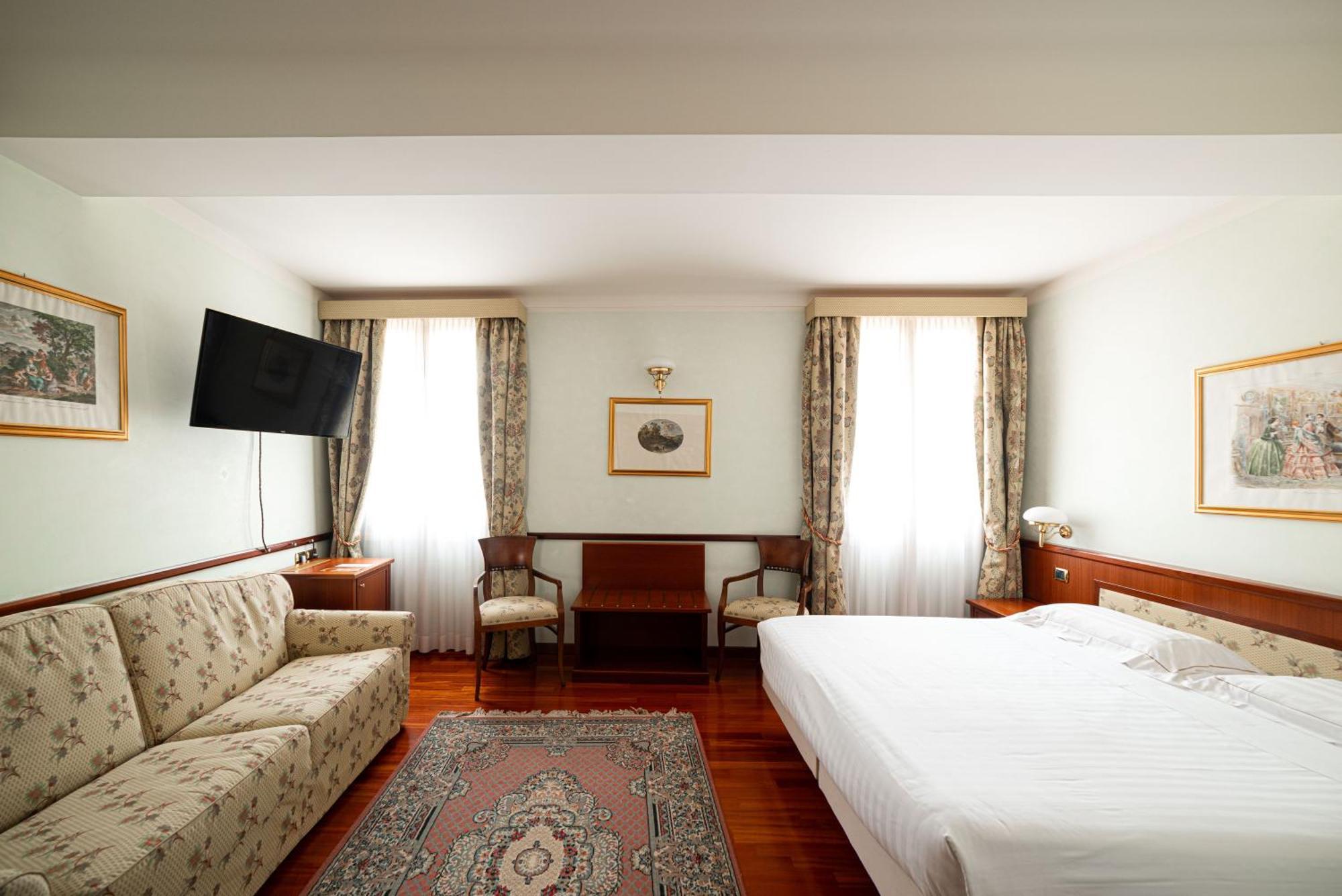 Phi Hotel Dei Medaglioni Correggio Extérieur photo