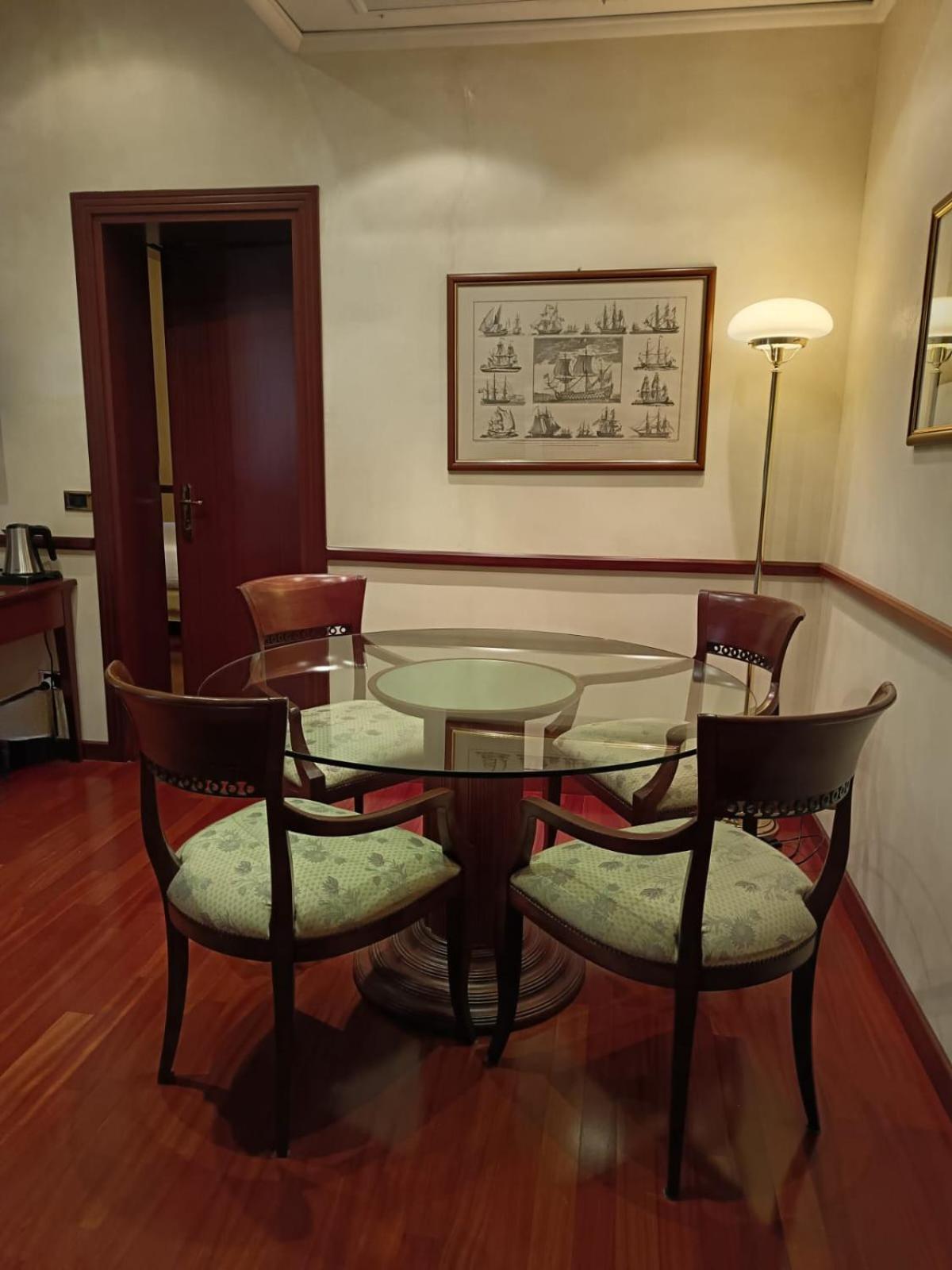 Phi Hotel Dei Medaglioni Correggio Extérieur photo