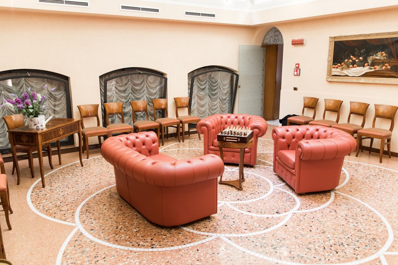 Phi Hotel Dei Medaglioni Correggio Extérieur photo