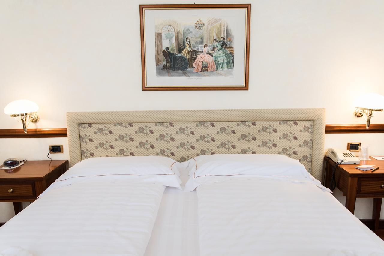 Phi Hotel Dei Medaglioni Correggio Extérieur photo