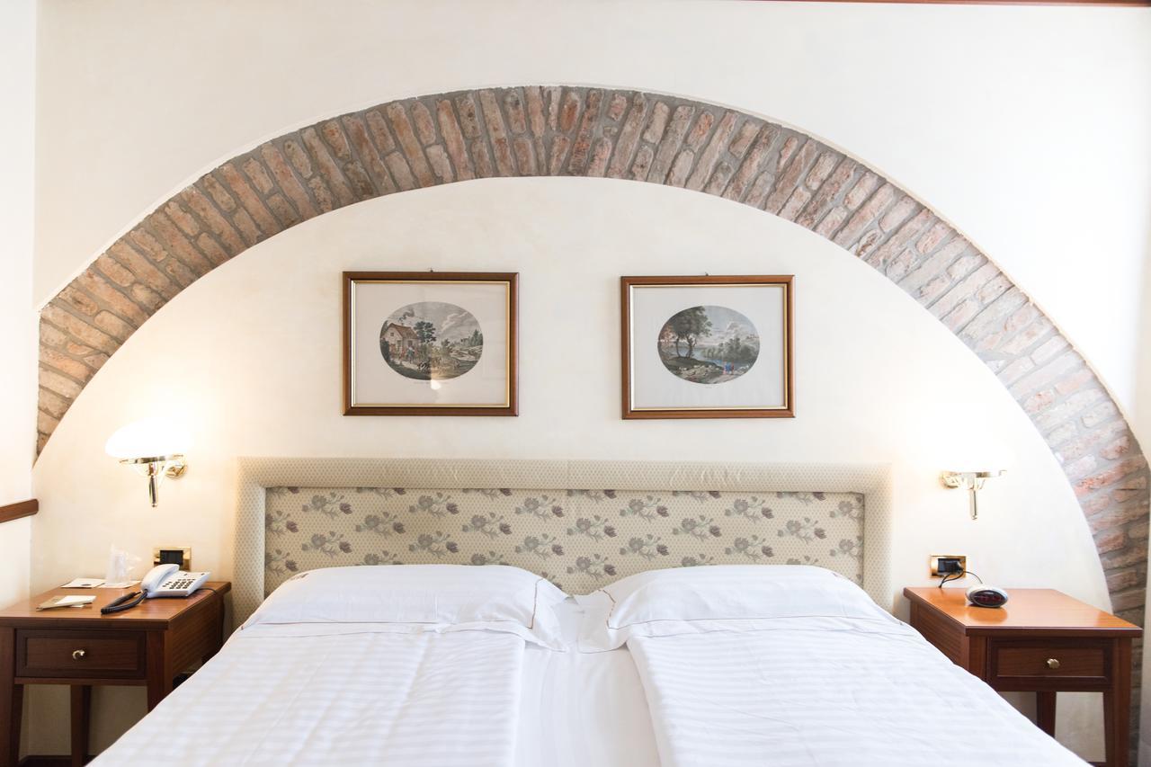 Phi Hotel Dei Medaglioni Correggio Extérieur photo
