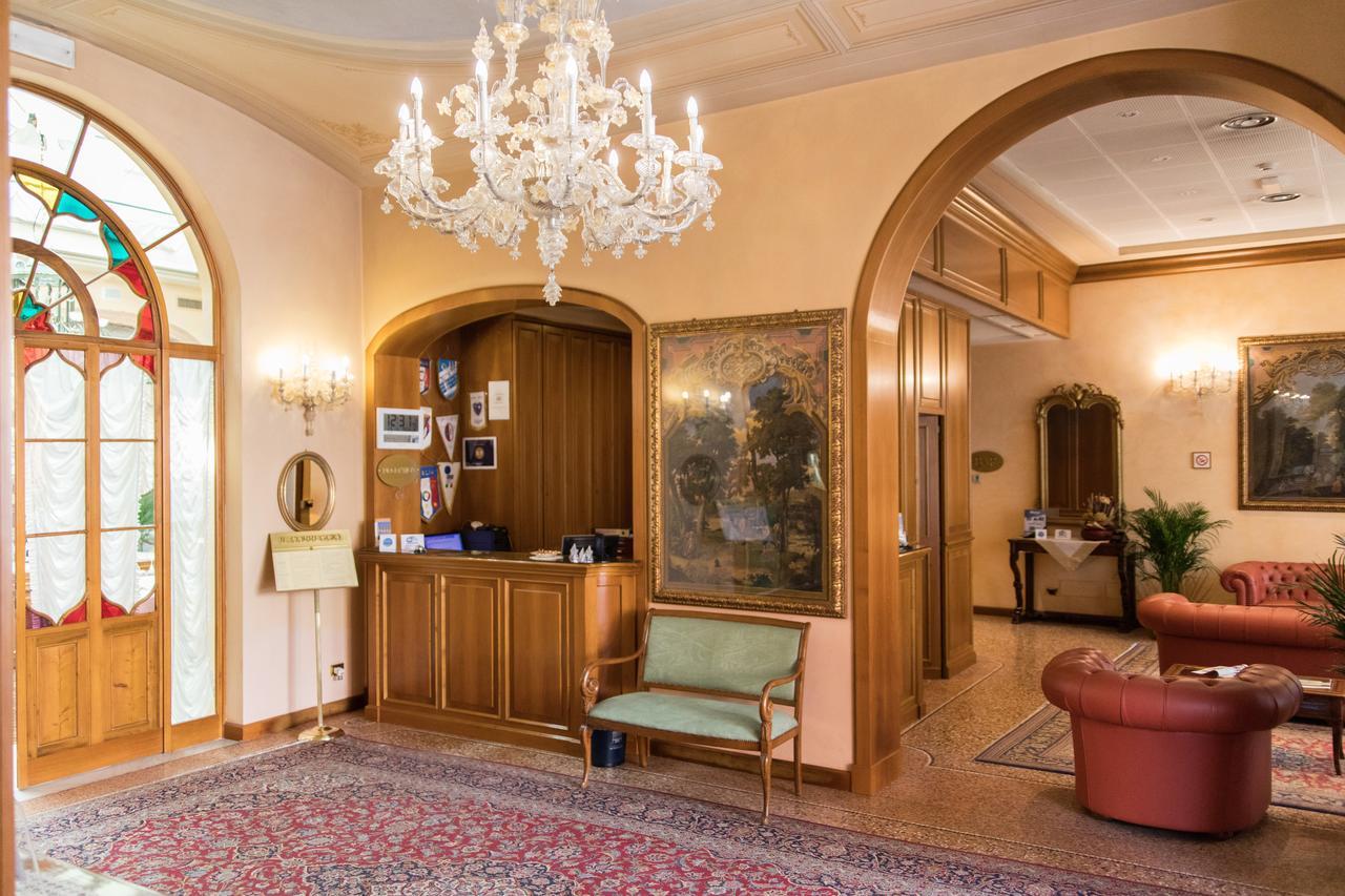 Phi Hotel Dei Medaglioni Correggio Extérieur photo